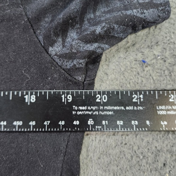 GUESS Shirt Mens Medium Black Panther Rhinestone Logo Graphic Tee Crewneck - Picture 3 of 6